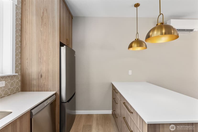 Property photo for 11050 2nd Avenue NW #B, Seattle photo 36