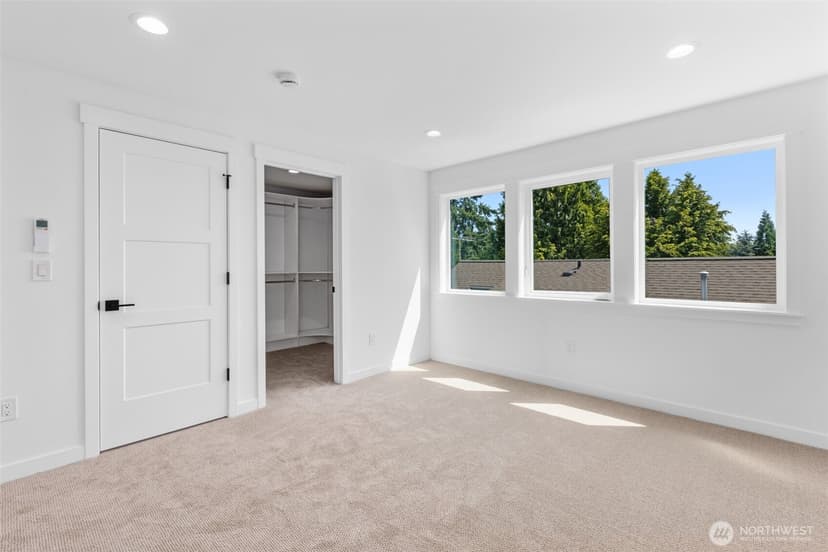 Property photo for 11050 2nd Avenue NW #B, Seattle photo 17