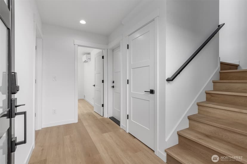 Property photo for 11050 2nd Avenue NW #B, Seattle photo 2