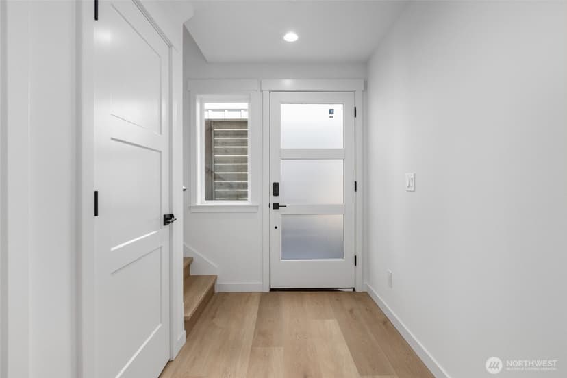 Property photo for 11050 2nd Avenue NW #B, Seattle photo 28