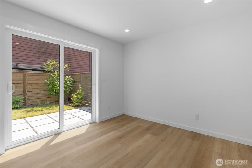 Property photo for 11050 2nd Avenue NW #B, Seattle photo 29