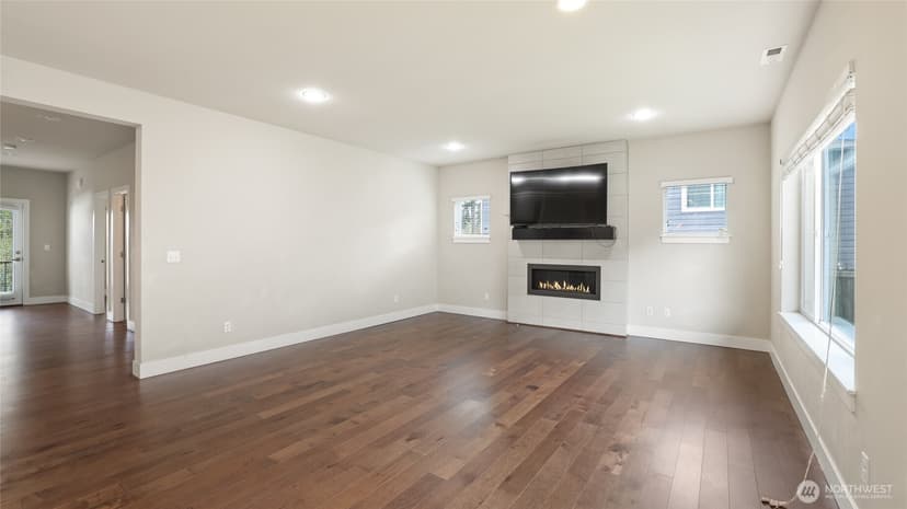 Property photo for 21417 43RD Drive SE, Bothell photo 4