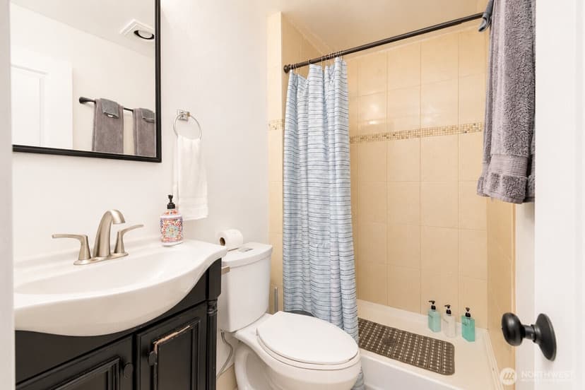Property photo for 13444 123rd Avenue NE, Kirkland photo 22