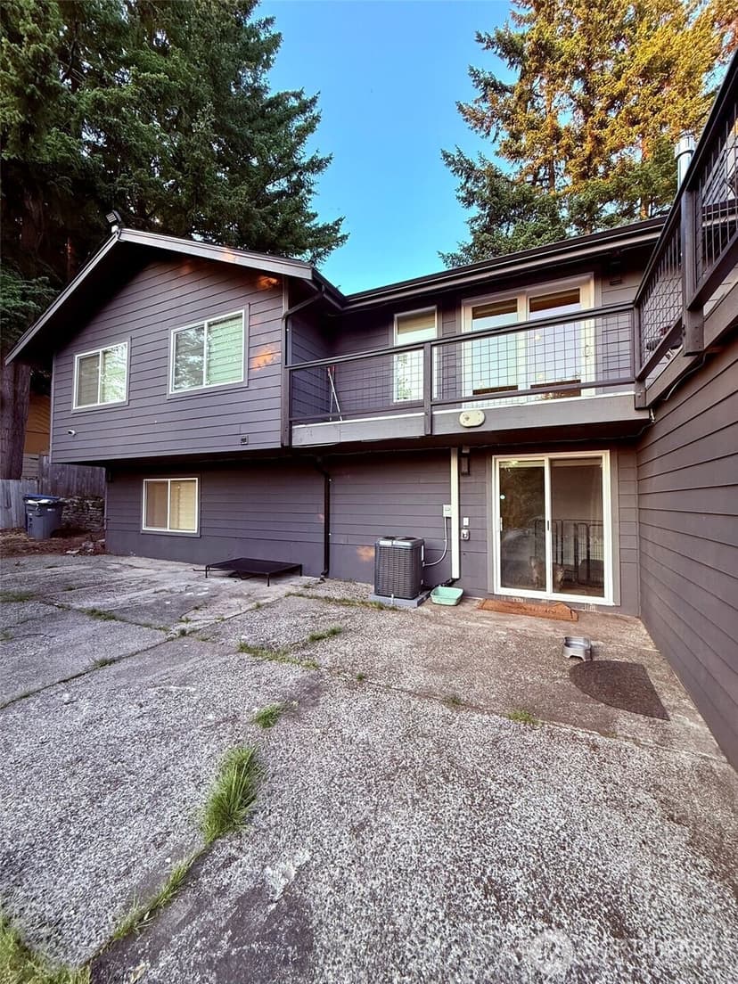 Property photo for 2000 NE 27th Street, Renton photo 35