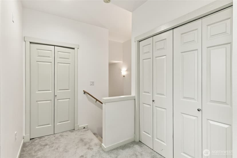 Property photo for 1601 NE Katsura Street #101, Issaquah photo 25