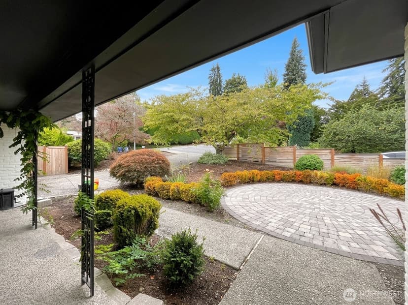 Property photo for 2040 128th Avenue SE, Bellevue photo 5