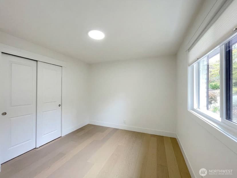 Property photo for 2040 128th Avenue SE, Bellevue photo 18