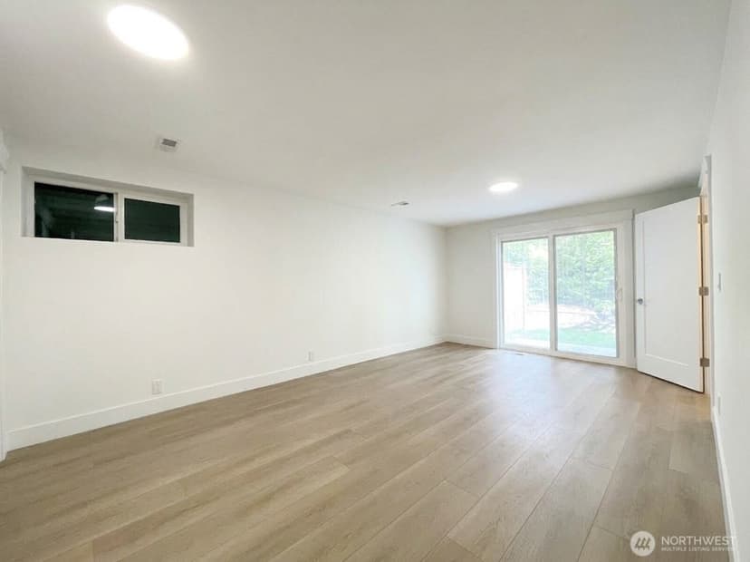 Property photo for 2040 128th Avenue SE, Bellevue photo 26