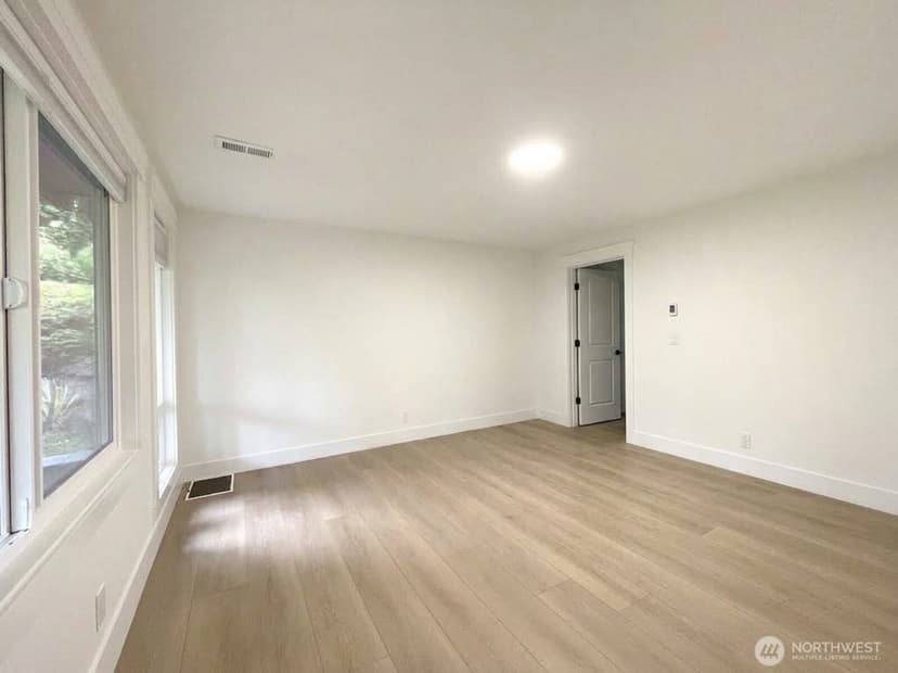 Property photo for 2040 128th Avenue SE, Bellevue photo 21