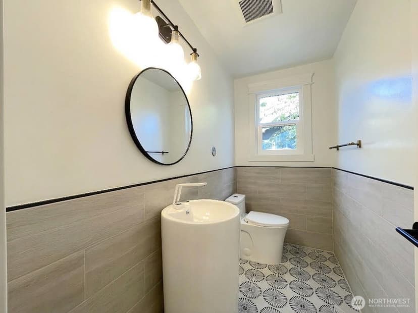 Property photo for 2040 128th Avenue SE, Bellevue photo 22