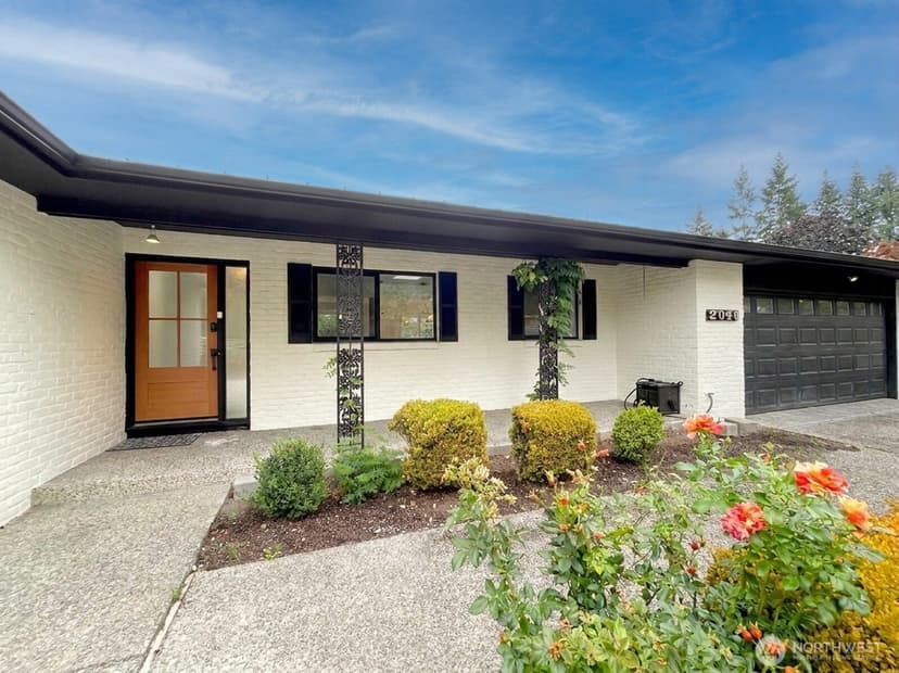 Property photo for 2040 128th Avenue SE, Bellevue photo 2