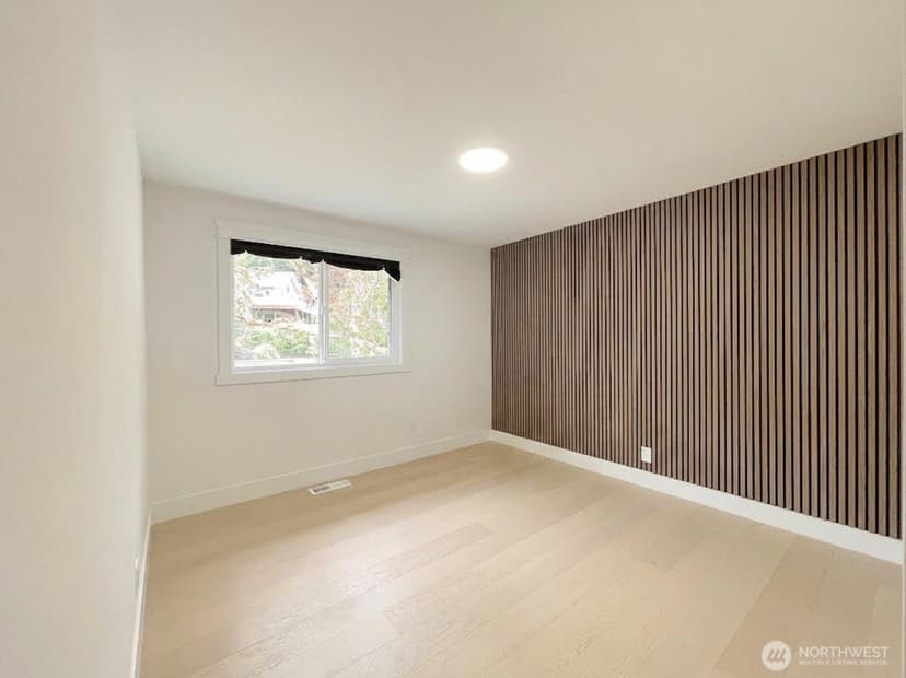 Property photo for 2040 128th Avenue SE, Bellevue photo 19