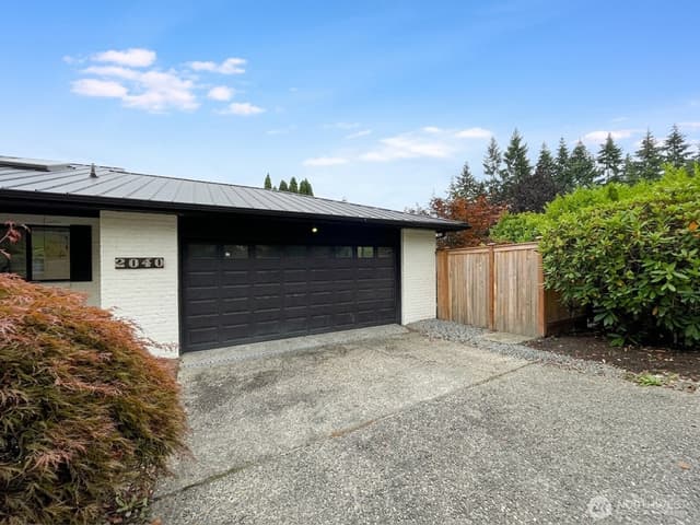 Property photo for 2040 128th Avenue SE, Bellevue photo 3