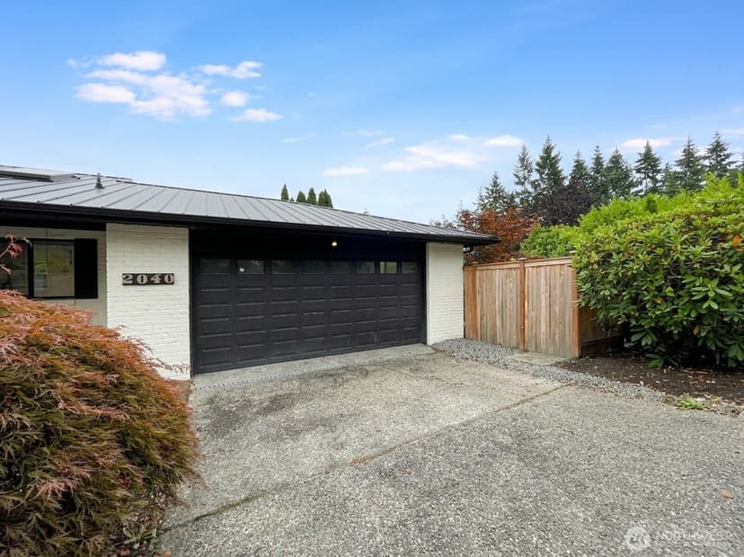Property photo for 2040 128th Avenue SE, Bellevue photo 3