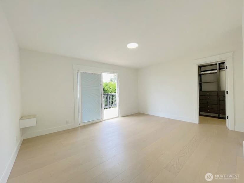Property photo for 2040 128th Avenue SE, Bellevue photo 12
