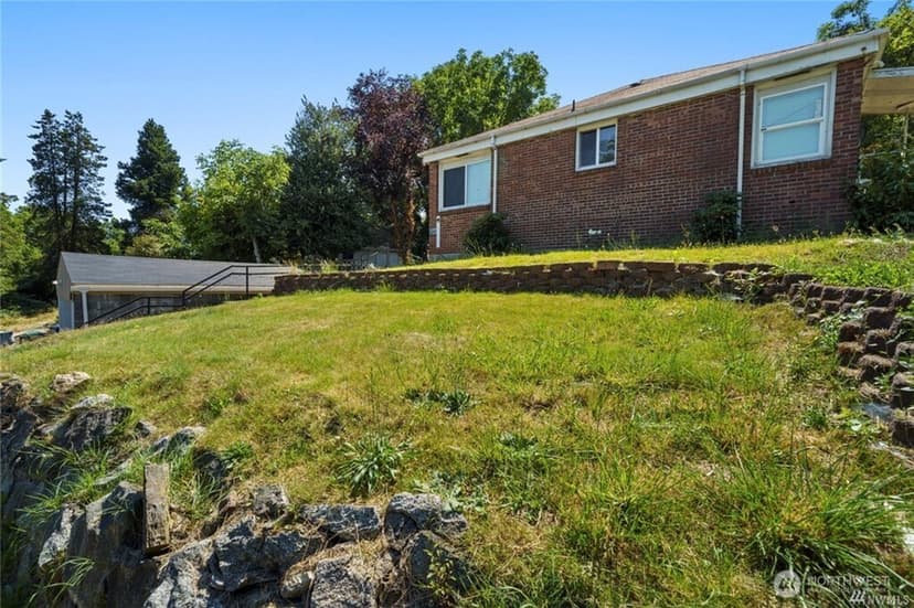 Property photo for 125 Hayes Place SW #1 & 2, Renton photo 6