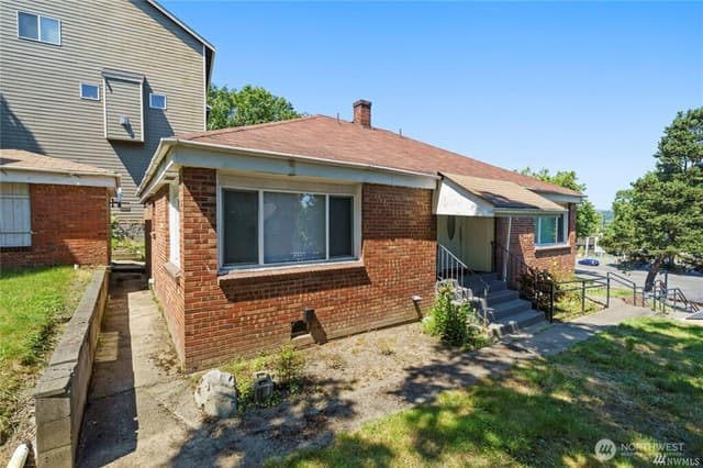 Property photo for 125 Hayes Place SW #1 & 2, Renton photo 4