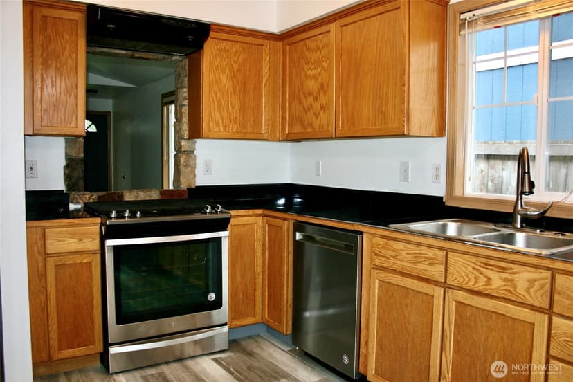 Property photo for 6412 79th Place NE, Marysville photo 8