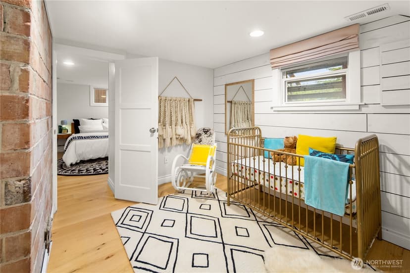 Property photo for 3825 33rd Avenue W, Seattle photo 18