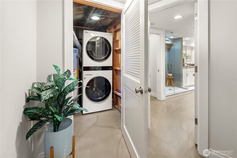 Property photo for 3825 33rd Avenue W, Seattle photo 19