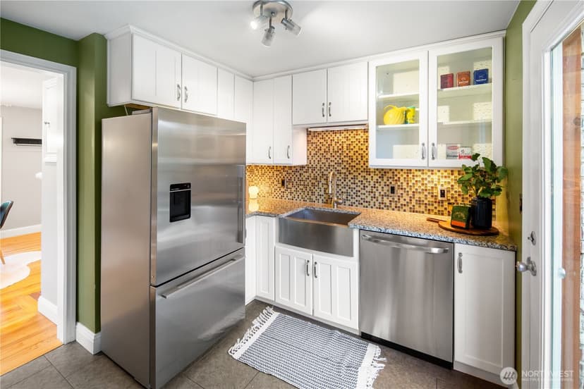 Property photo for 3825 33rd Avenue W, Seattle photo 10