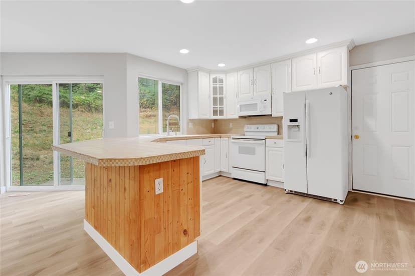 Property photo for 18911 101st Street Ct E, Bonney Lake photo 8