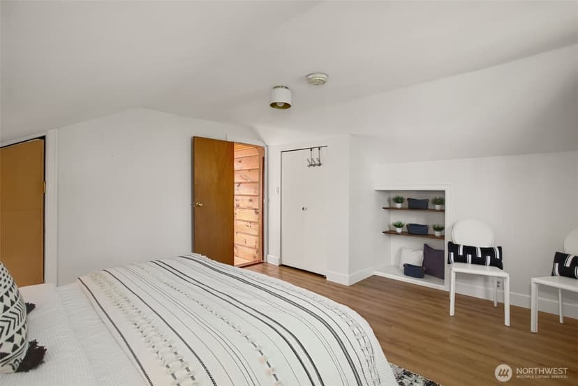 Property photo for 18806 4th Avenue S, Burien photo 32