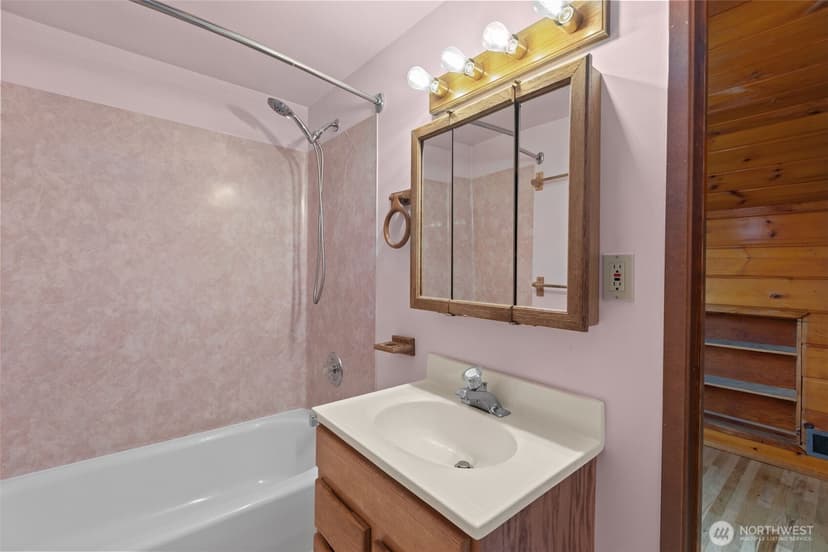 Property photo for 18806 4th Avenue S, Burien photo 33