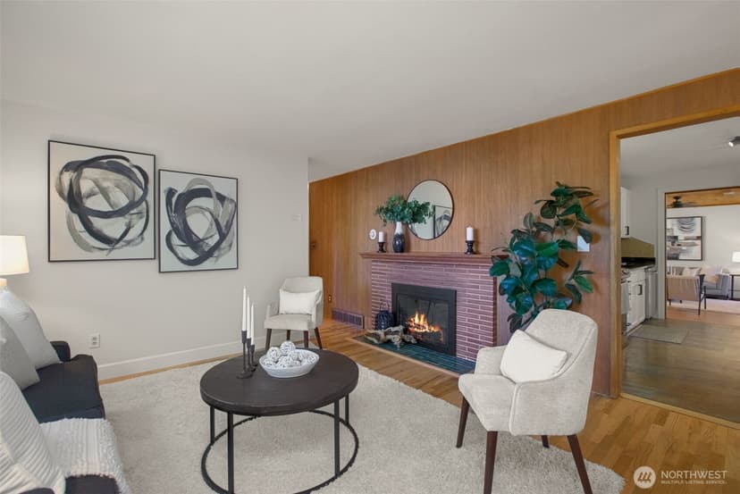 Property photo for 18806 4th Avenue S, Burien photo 2