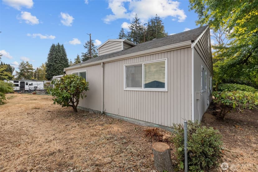 Property photo for 18806 4th Avenue S, Burien photo 38