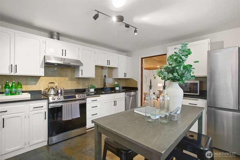 Property photo for 18806 4th Avenue S, Burien photo 12