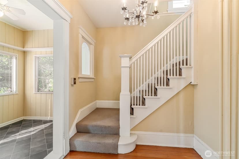 Property photo for 700 Warren Avenue N, Seattle photo 17