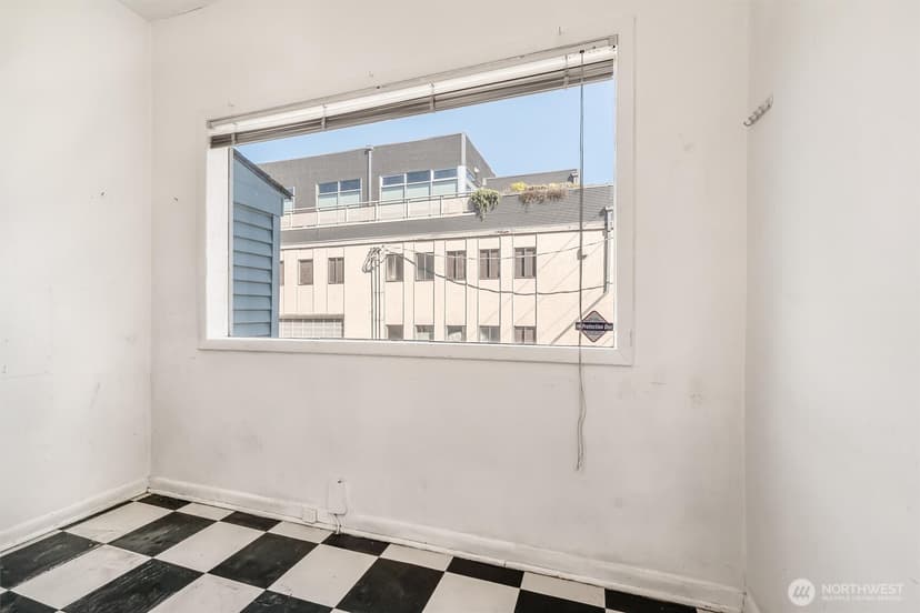 Property photo for 700 Warren Avenue N, Seattle photo 15