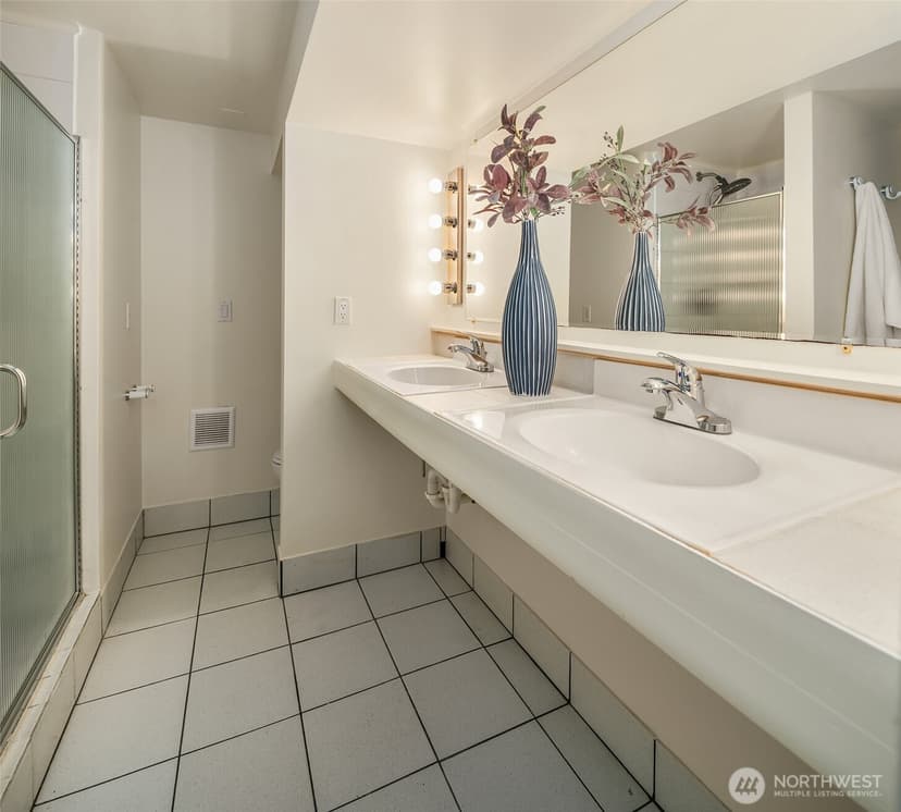 Property photo for 8015 42nd Avenue NE, Seattle photo 26