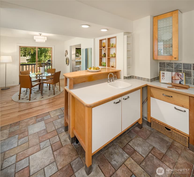Property photo for 8015 42nd Avenue NE, Seattle photo 10