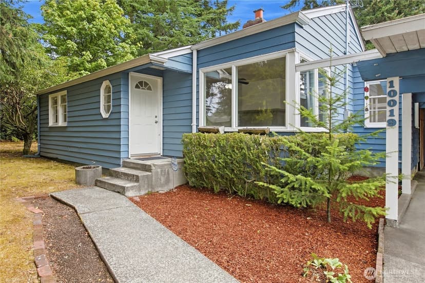 Property photo for 10019 Oak Lane SW, Lakewood