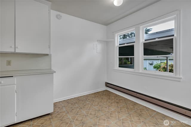 Property photo for 10019 Oak Lane SW, Lakewood photo 5