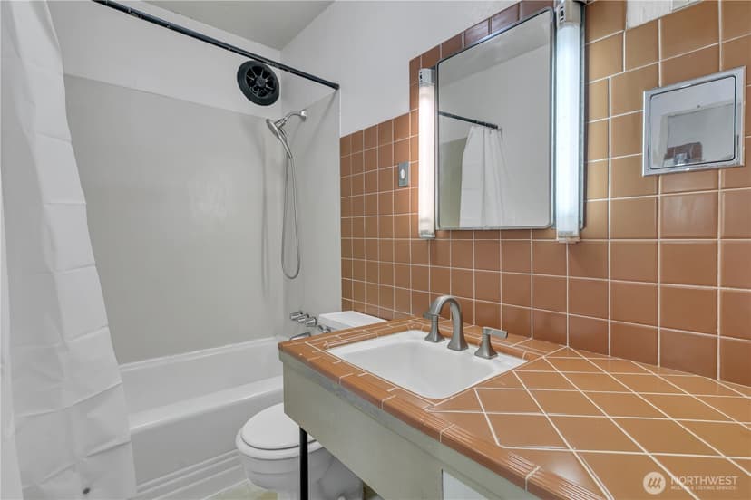Property photo for 10019 Oak Lane SW, Lakewood photo 13
