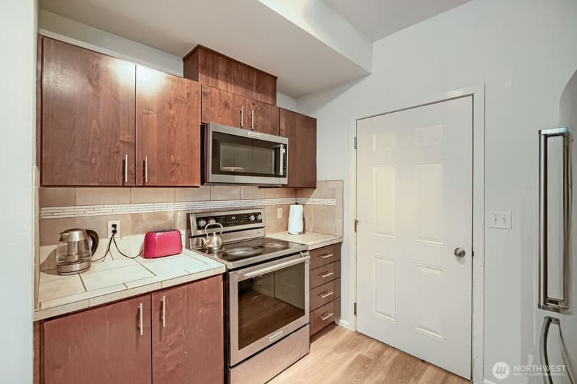 Property photo for 21082 40th Place S #G1, SeaTac photo 11
