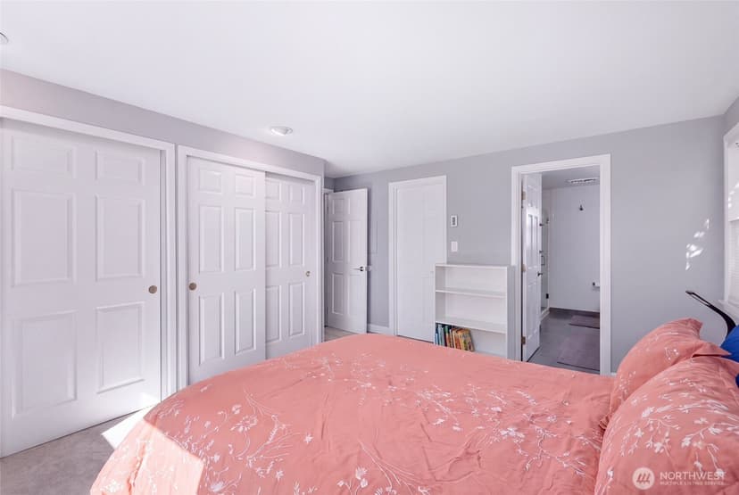 Property photo for 7111 Linden Avenue N #304, Seattle photo 18