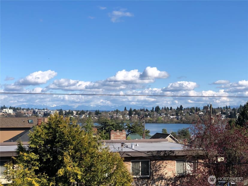 Property photo for 7111 Linden Avenue N #304, Seattle photo 9
