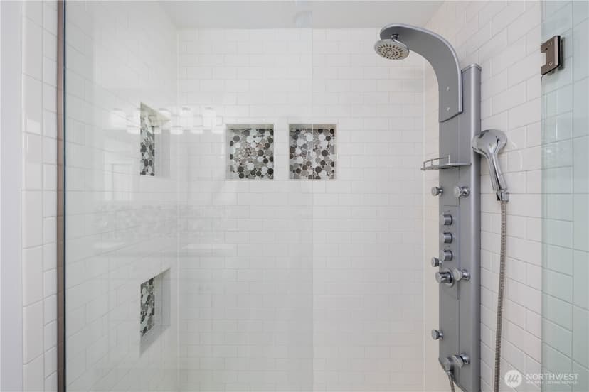 Property photo for 7111 Linden Avenue N #304, Seattle photo 22