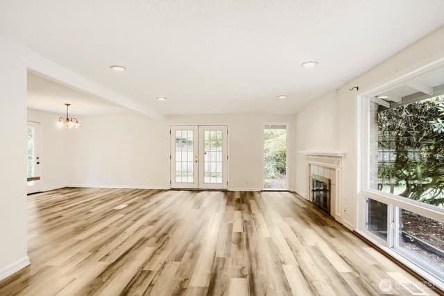 Property photo for 16613 NE 18th Street, Bellevue photo 5