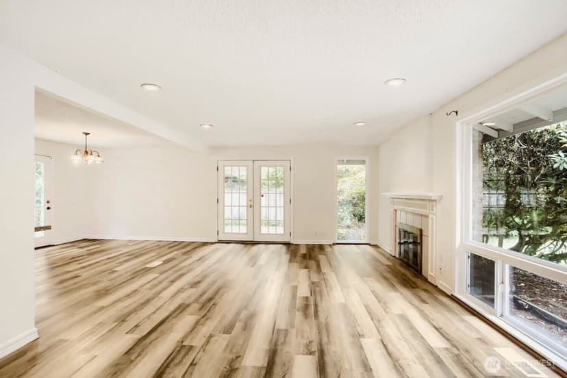 Property photo for 16613 NE 18th Street, Bellevue photo 5