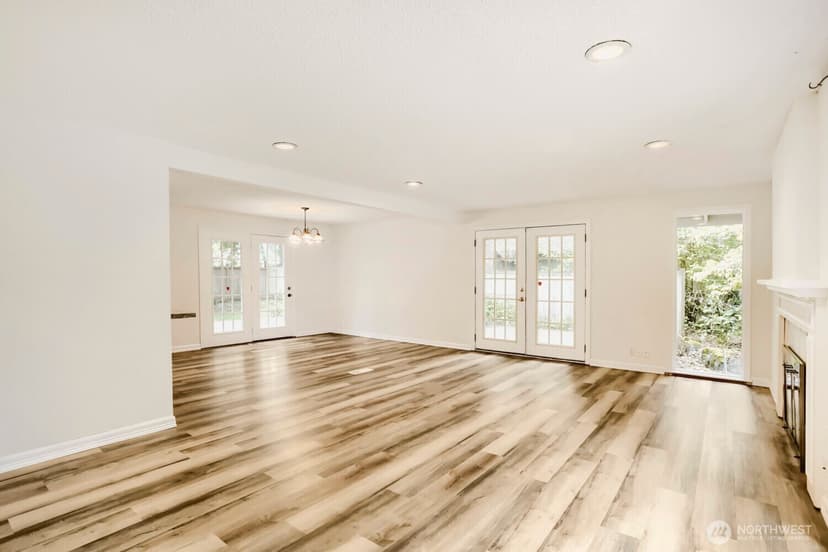 Property photo for 16613 NE 18th Street, Bellevue photo 6