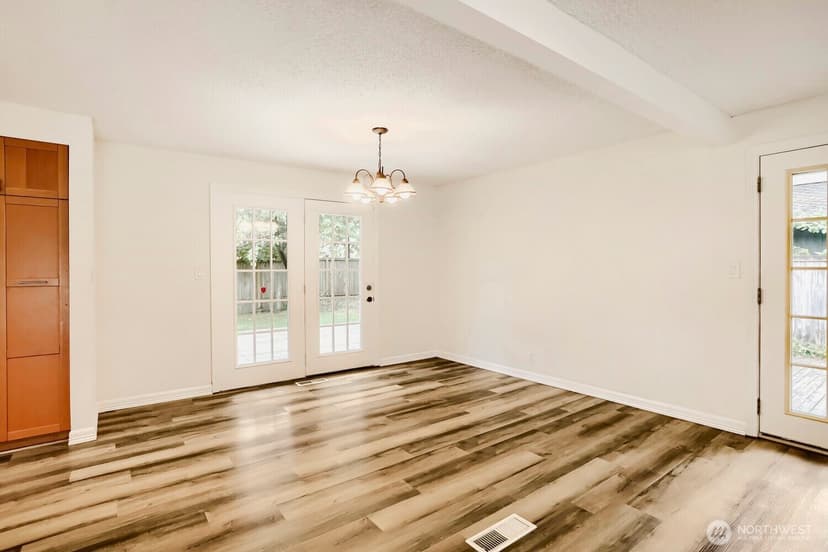 Property photo for 16613 NE 18th Street, Bellevue photo 20