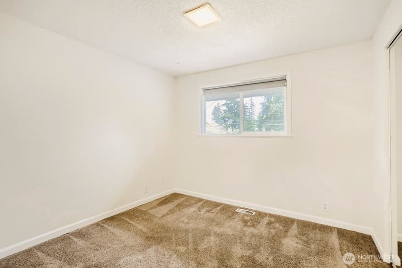 Property photo for 16613 NE 18th Street, Bellevue photo 29