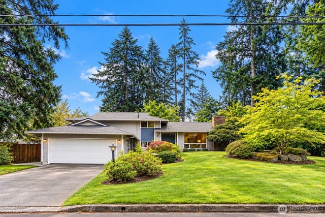 Property photo for 16613 NE 18th Street, Bellevue photo 2