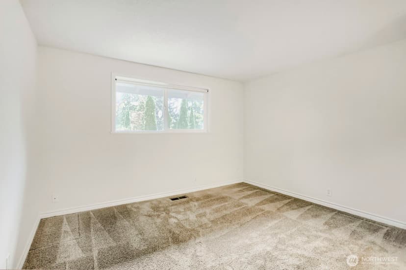Property photo for 16613 NE 18th Street, Bellevue photo 24