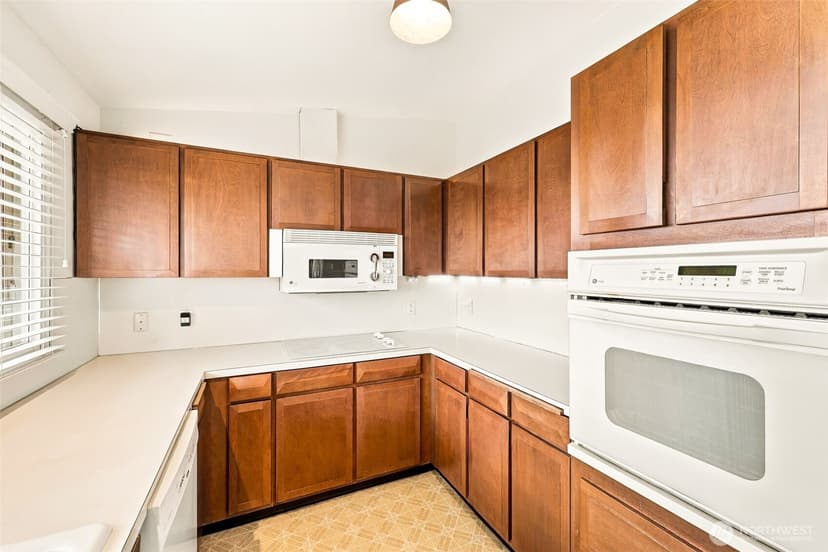 Property photo for 22545 10th Avenue S, Des Moines photo 16